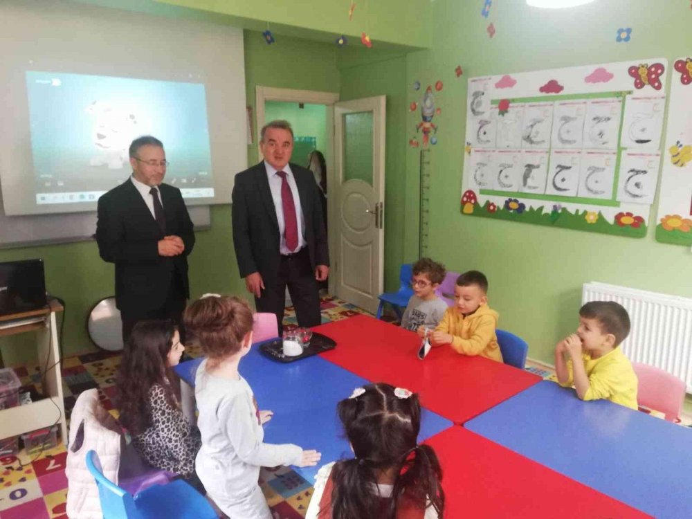 Kaymakam Öztürk, Kur’an kursu öğrencileriyle bir araya geldi