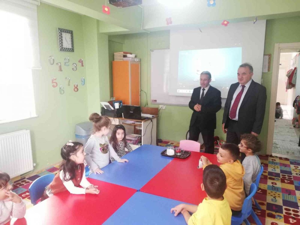 Kaymakam Öztürk, Kur’an kursu öğrencileriyle bir araya geldi