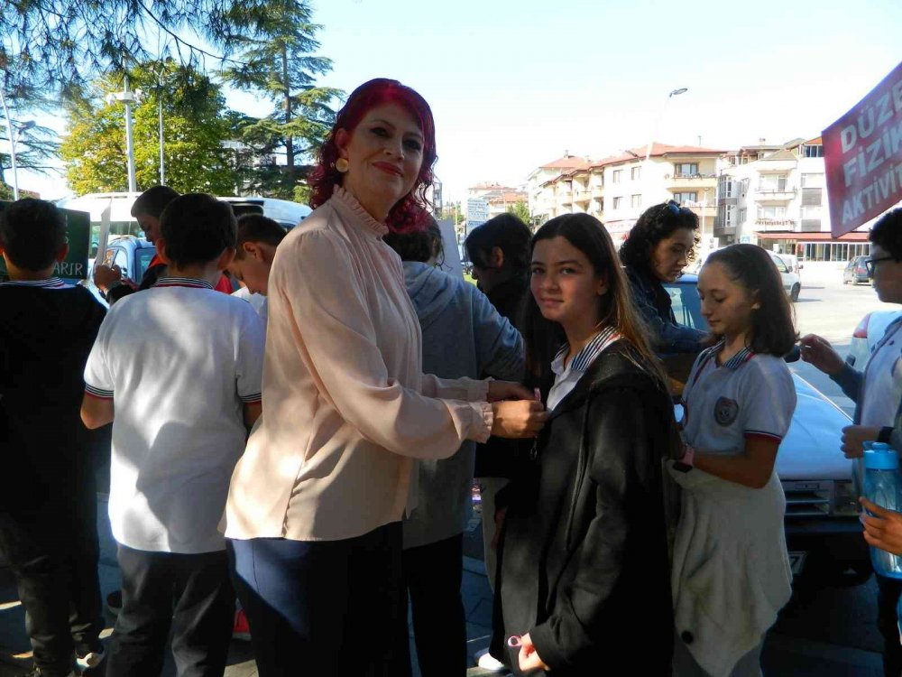 Meme kanserine farkındalık oluşturmak için yürüdüler