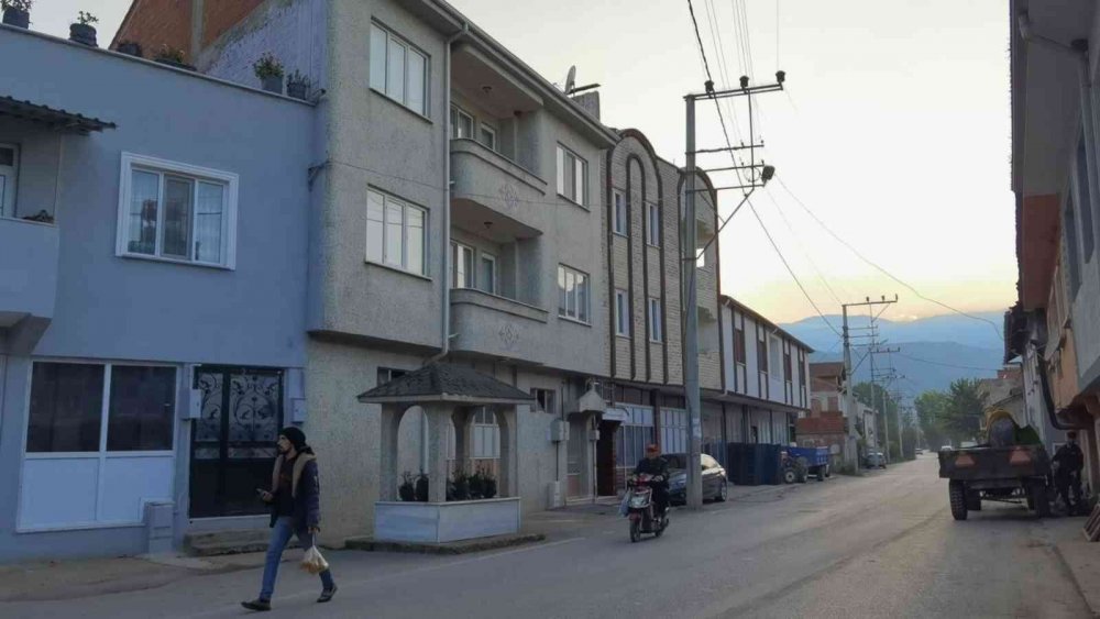 Şehir efsanesi köyü ikiye böldü