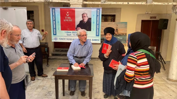 ali-erdal-yeni-kitabini-tanitti1.jpg