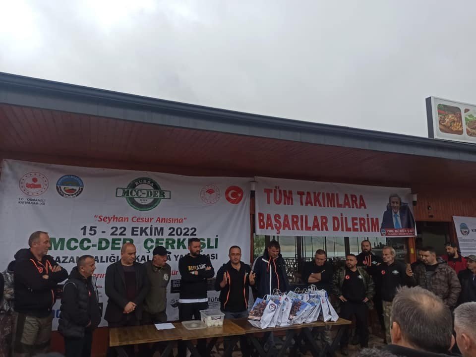 Sazan yakalama yarışması düzenlendi