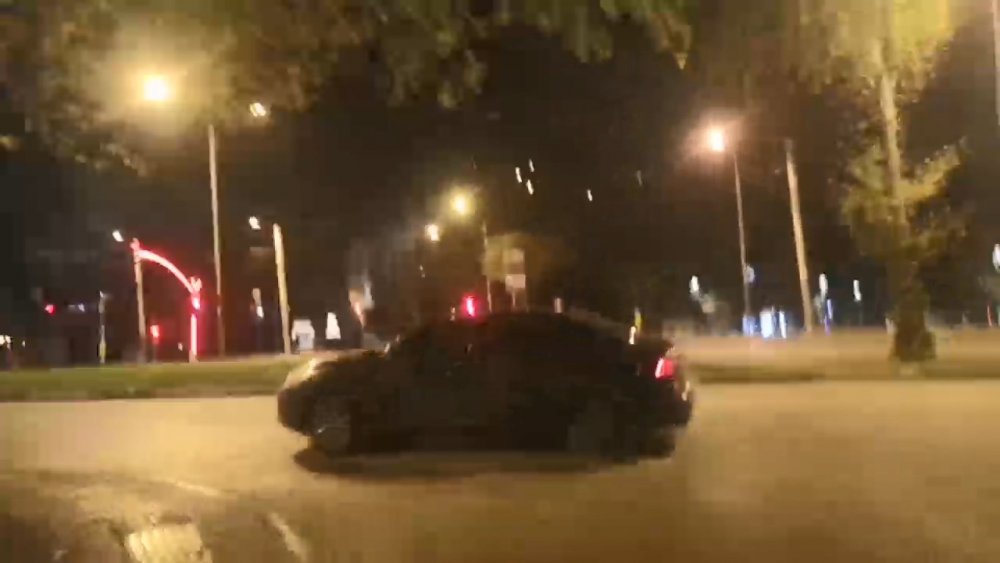Uygulama noktasında polisi gören sürücü böyle kaçtı