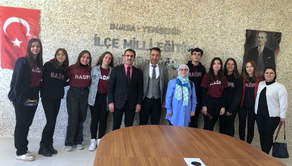 Başarılı öğrenciler arkadaşlarına başarının sırrını anlattı