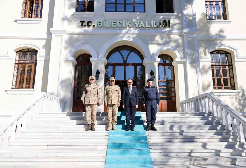 Tümgeneral Okyar, Vali Kızılkaya ile bir araya geldi