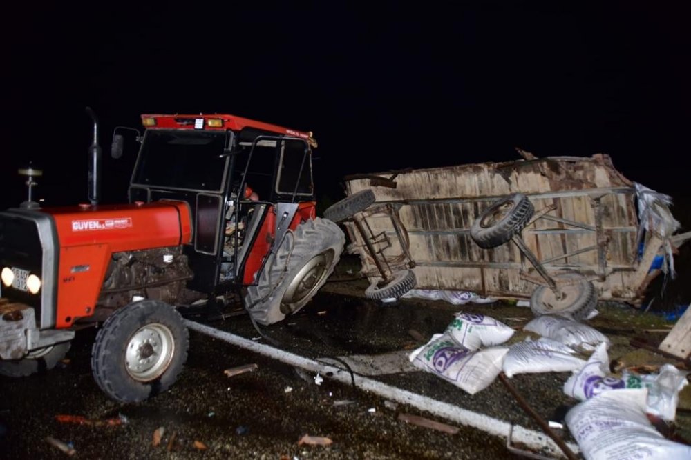 Kamyonun çarptığı traktörün tekeri koptu