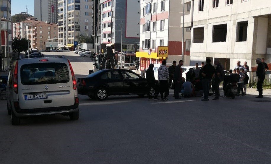 Bilecik’te otomobil ile motosiklet çarpıştı