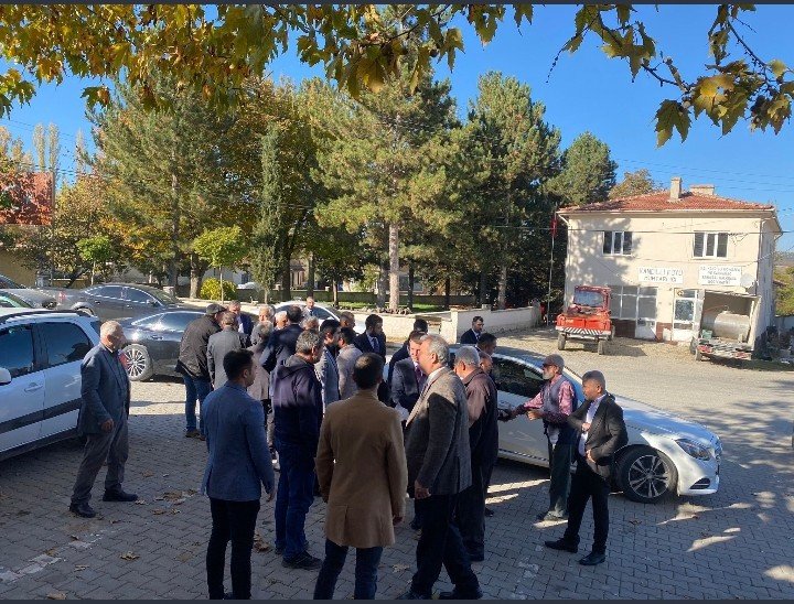 MHP temsilcileri köy ziyareti yaptı