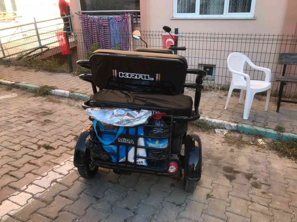 Elektrikli motosiklet devrildi