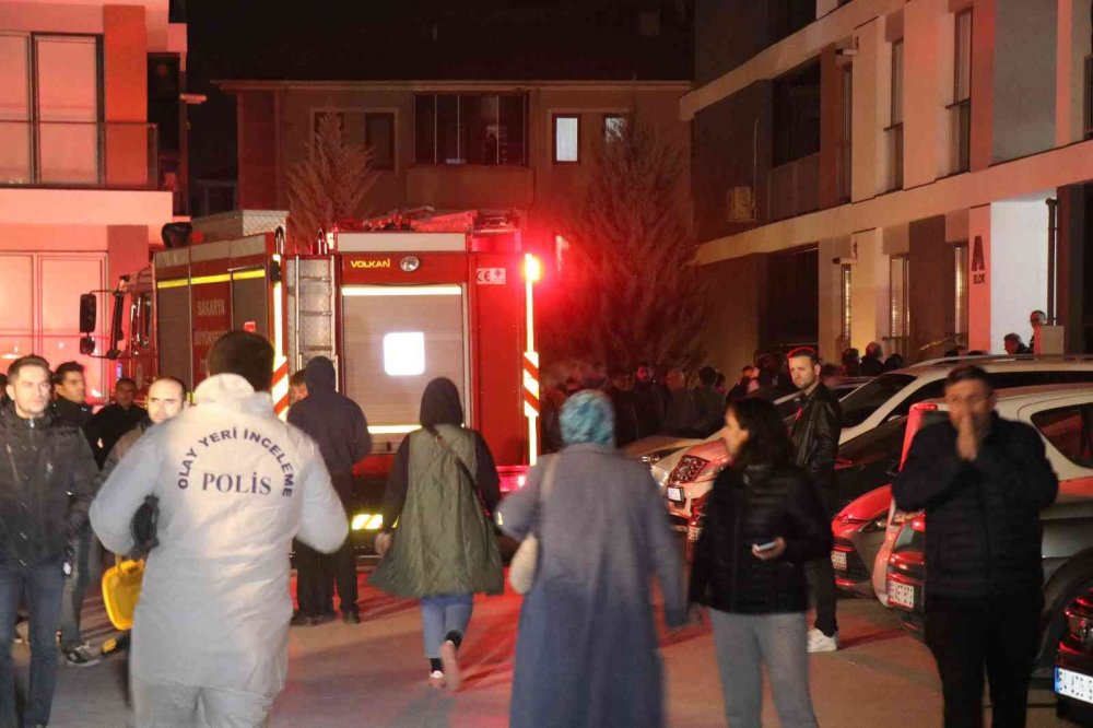 Ayrıldığı eşinin evinde kendisini yakan adam hayatını kaybetti