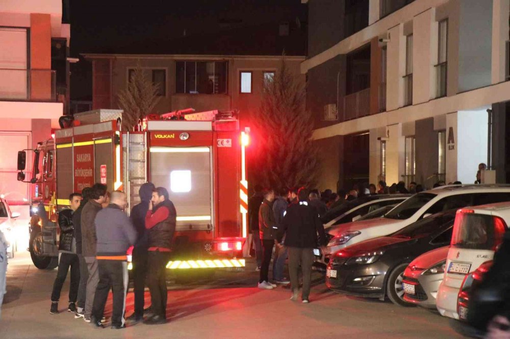 Ayrıldığı eşinin evinde kendisini yakan adam hayatını kaybetti