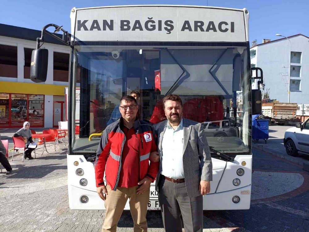 Gölpazarı’nda Kızılay’a 30 ünite kan bağışı