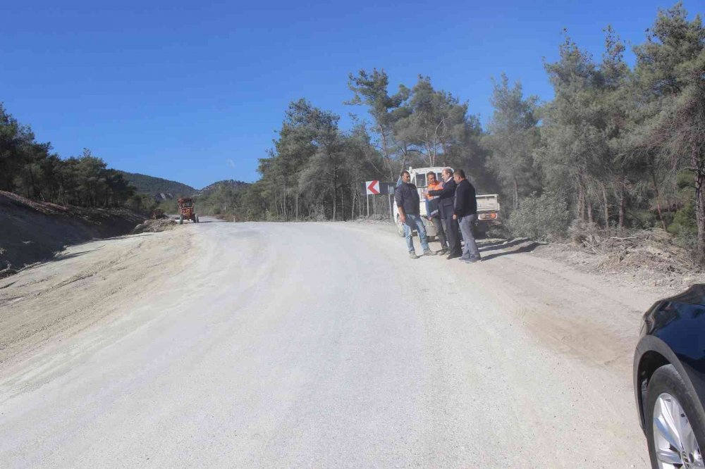 Kaymakam Ünal yol çalışmalarını yerinde inceledi