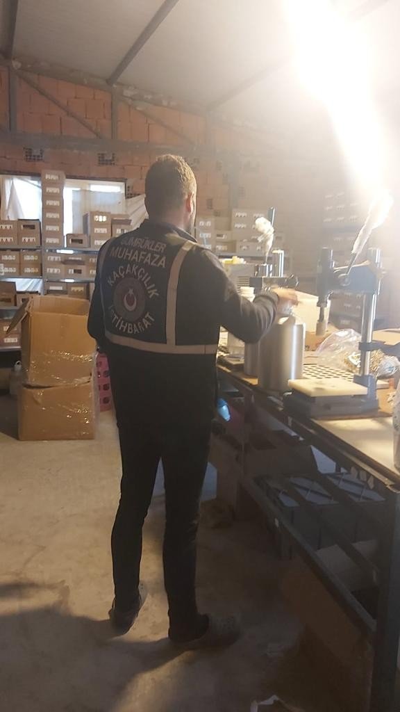 Sahte makyaj malzemesi ve parfüm operasyonu