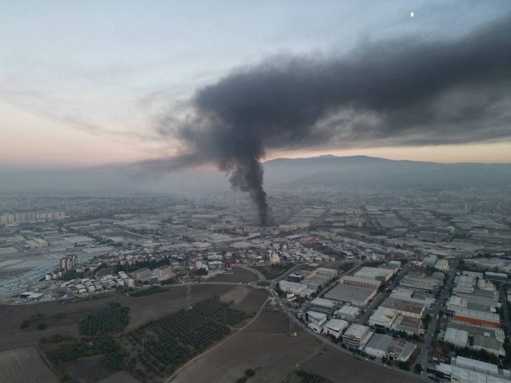 Tekstil fabrikası yangını ile mücadelede 24’ncü saat