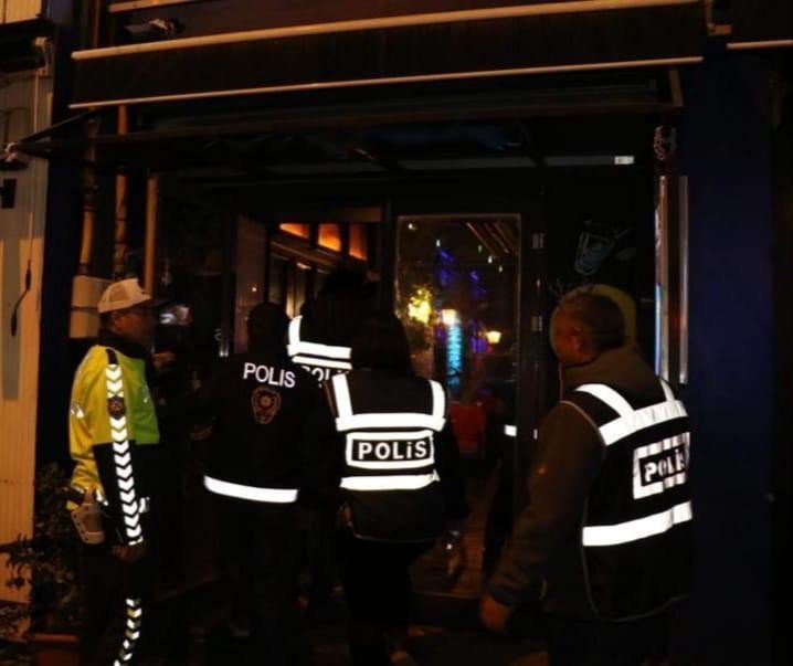 Bir gecede 8 bin 542 şahıs sorgulandı