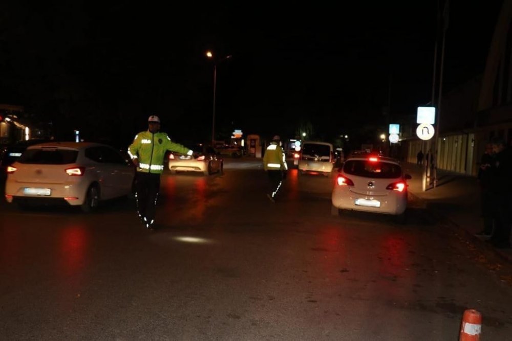 Bir gecede 8 bin 542 şahıs sorgulandı