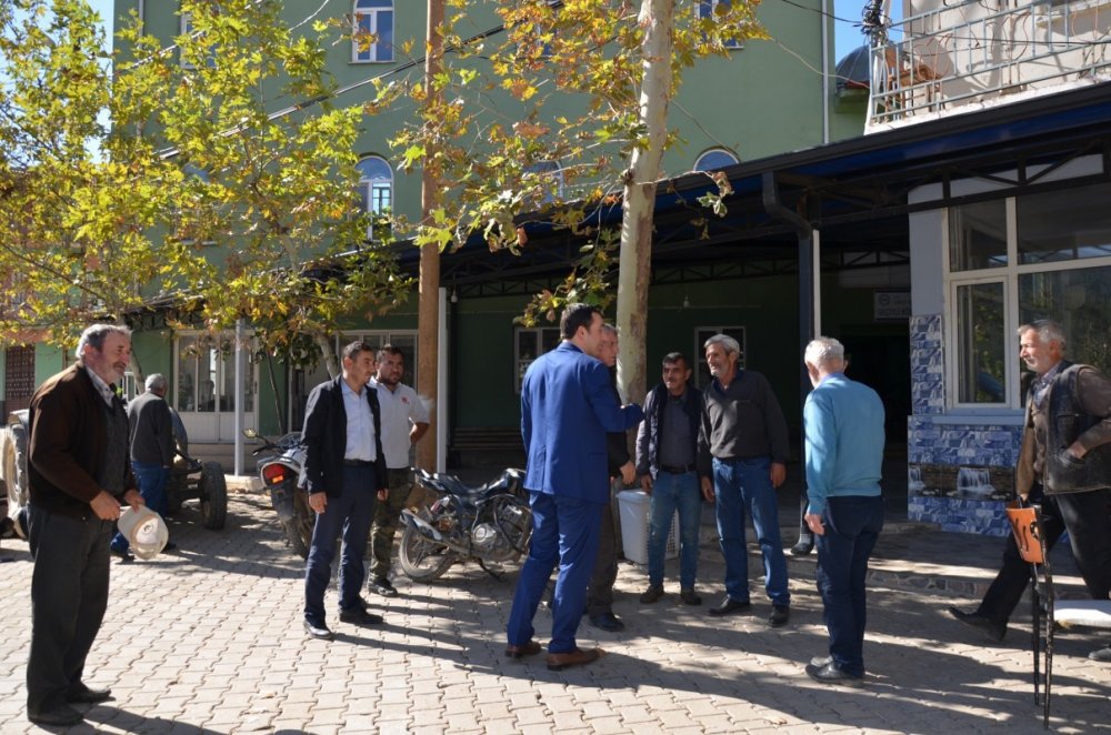 Söğüt'te köylere asfalt atılıyor