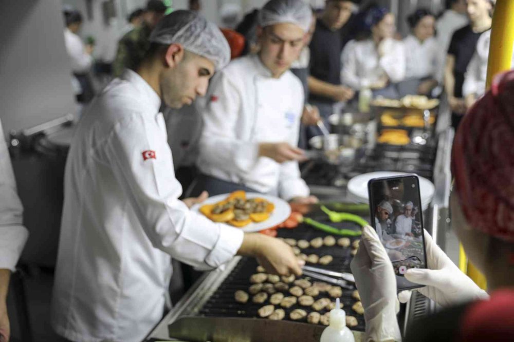 Geleceğin şefleri Sakarya’nın yemeklerini öğrendi