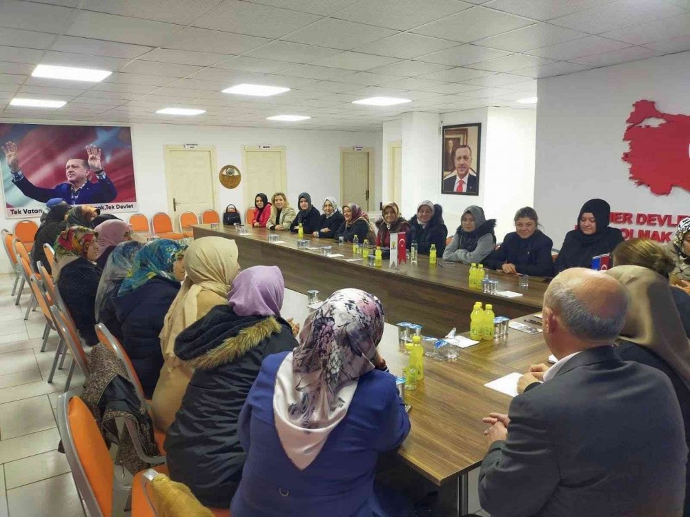 Başkan Yaman Söğüt’te AK Partili kadınlarla bir araya geldi