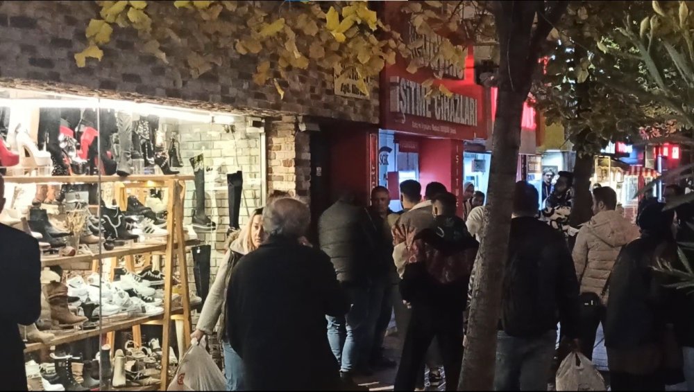 Köpeğe tekme atan şahsa meydan dayağı