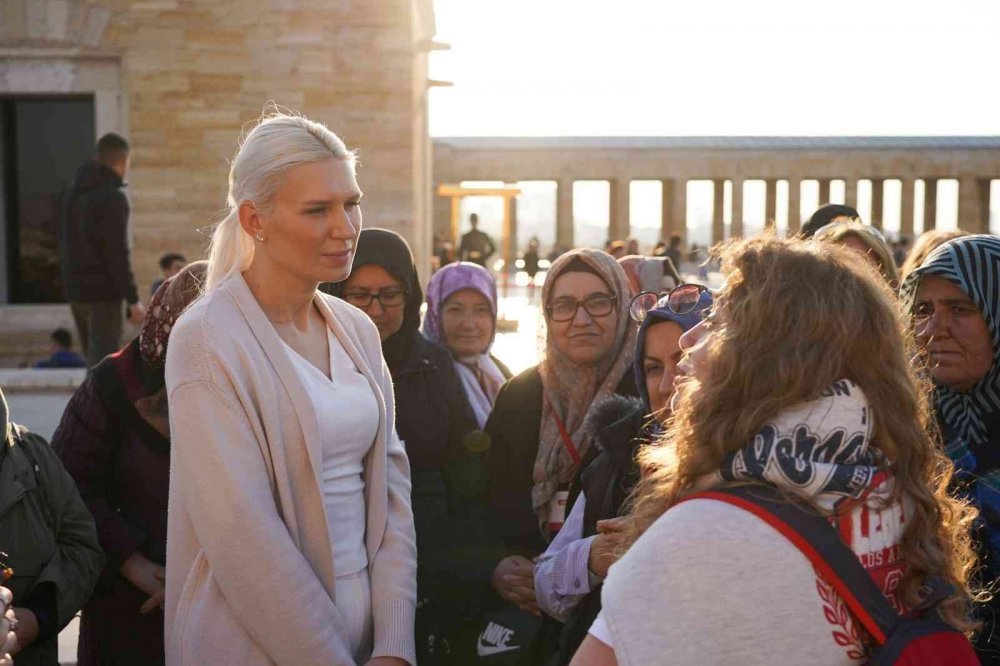 Bilecikli kadınlar Anıtkabir’i ziyaret etti