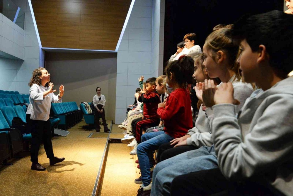 Bozüyük’te çocuklar haklarını eğlenerek öğrendi
