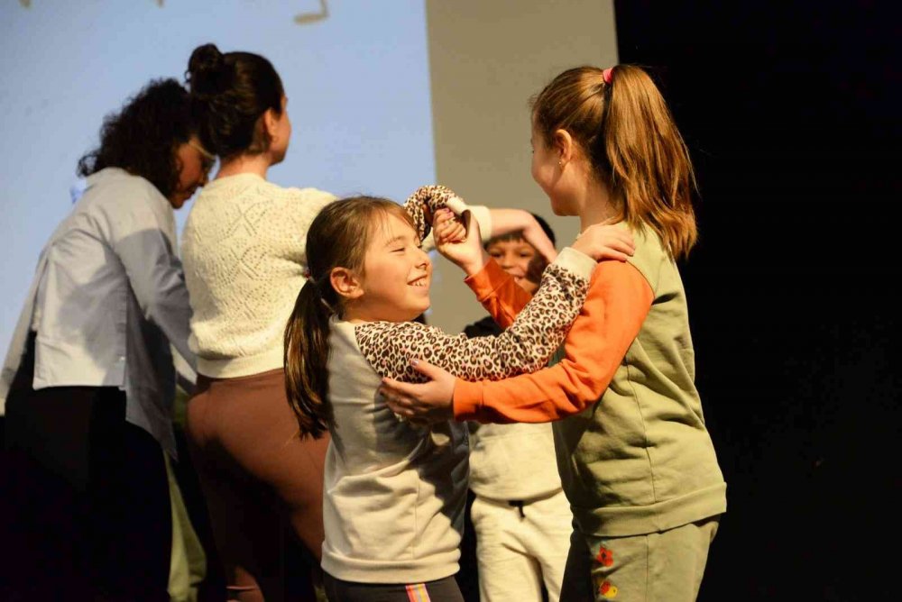 Bozüyük’te çocuklar haklarını eğlenerek öğrendi