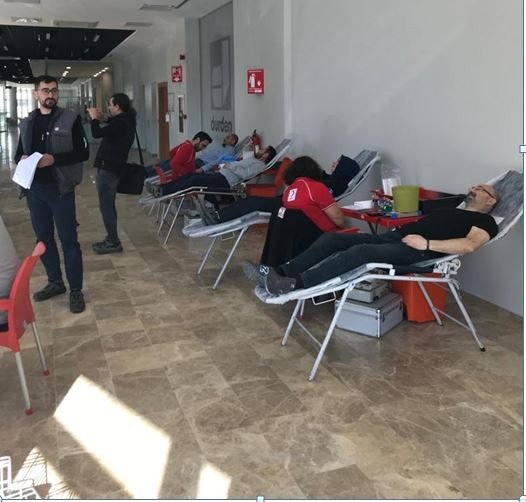 Duyarlı fabrika çalışanlarından Kızılay’a kan bağışı