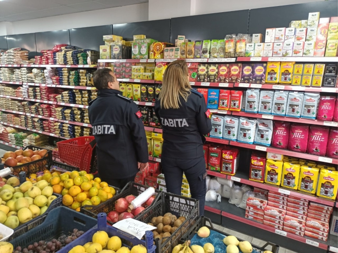 zabita-marketleri-denetledi2.jpg