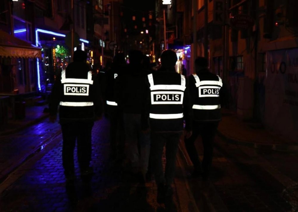 Bir gecede 7 bin 649 şahıs sorgulandı