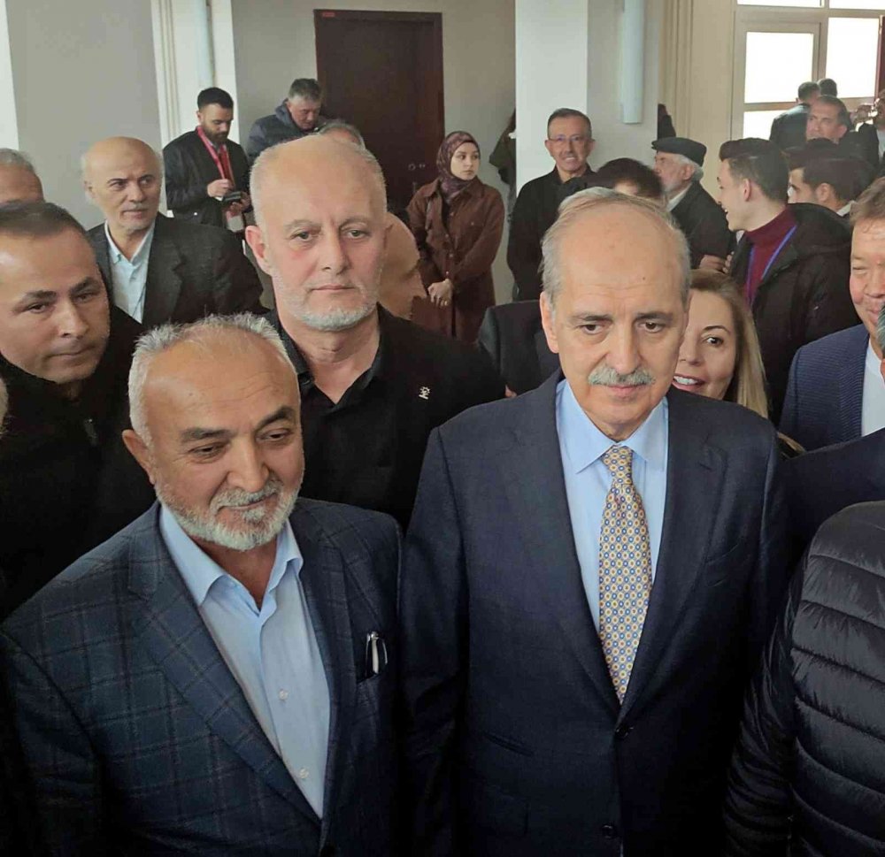 AK Parti’li başkanlar “Türkiye’yi Yarınlara Taşımak” konulu konferansa katıldı