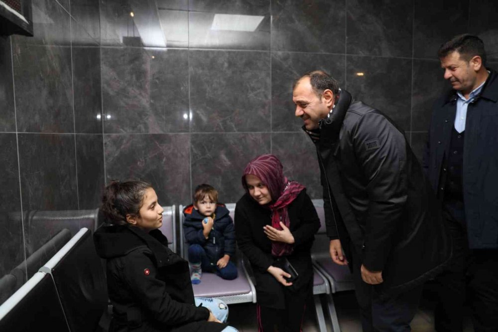 Sakarya’da depremden etkilenen vatandaşlar hastaneye kaldırıldı