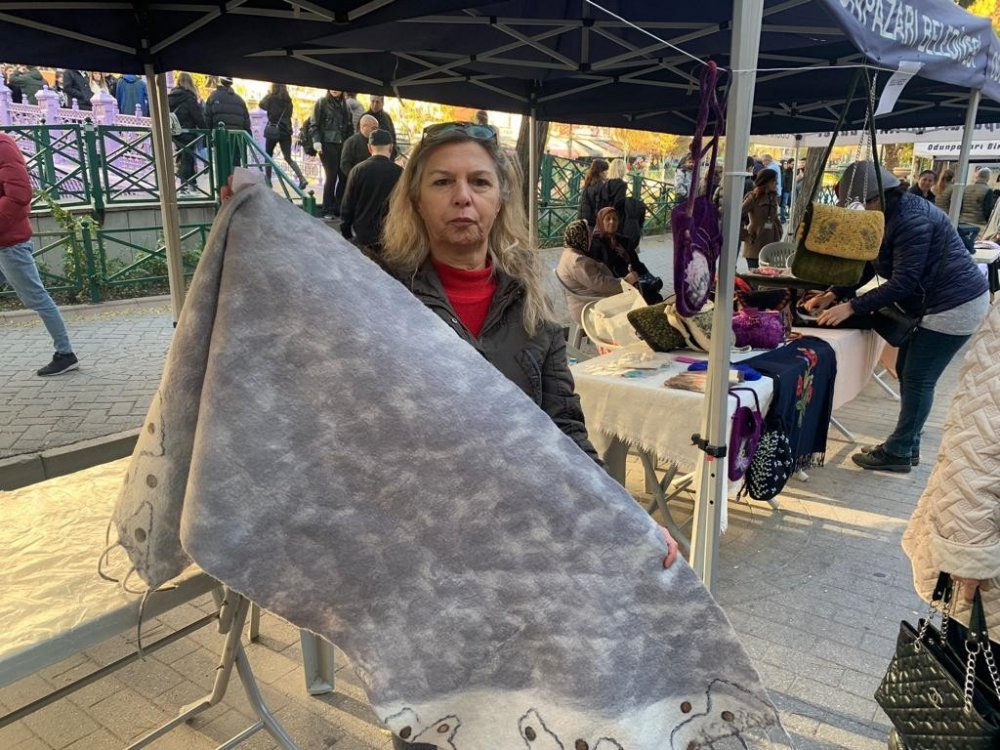 Sulu keçe ürünleri ile tüm kadınlara örnek oluyor