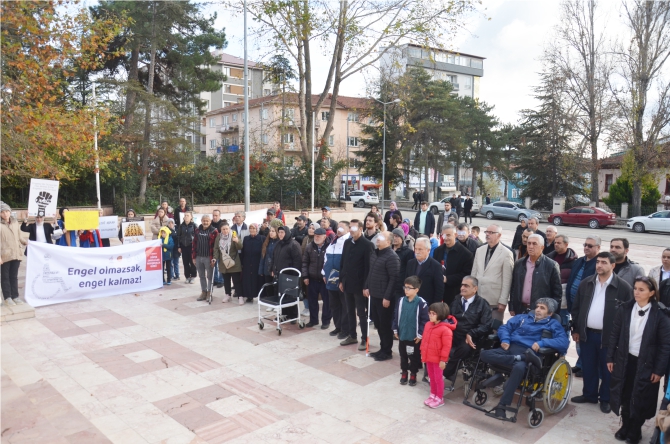 engelliler-gunu-yuruyusunde-engele-takildilar4-001.jpg