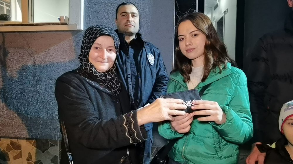 "İnsanlık ölmemiş" dedirten hareket...