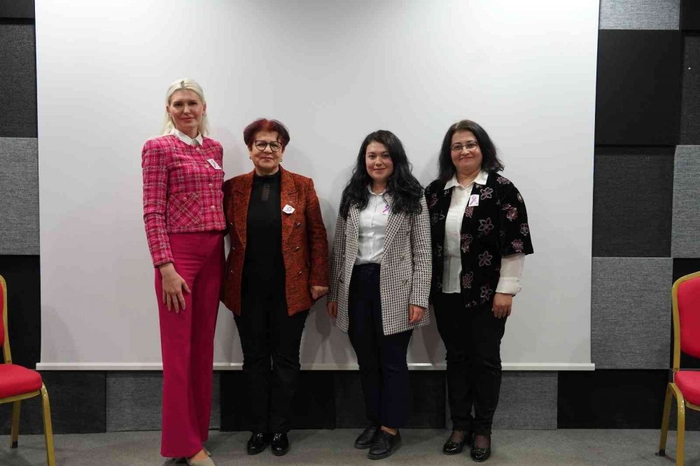 Kadın hakları konuşmalar ve tiyatro oyunu ile anlatıldı