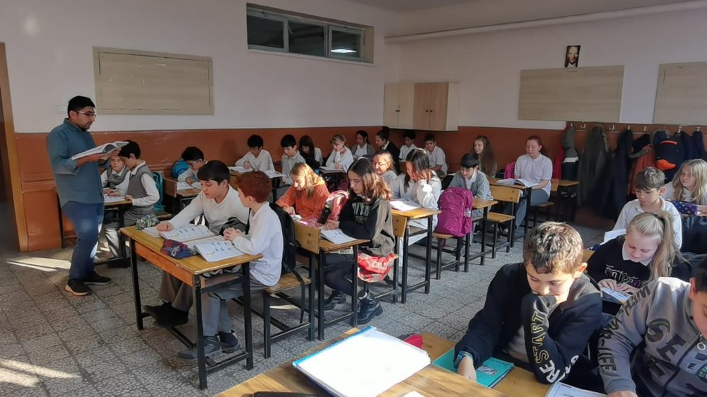 Okuldaki kampanyada iki çocuğa umut olan bağış