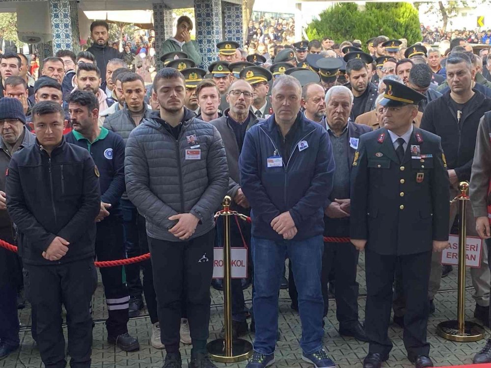 Bursalı şehit gözyaşları eşliğinde son yolculuğuna uğurlandı