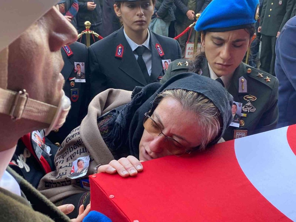 Bursalı şehit gözyaşları eşliğinde son yolculuğuna uğurlandı