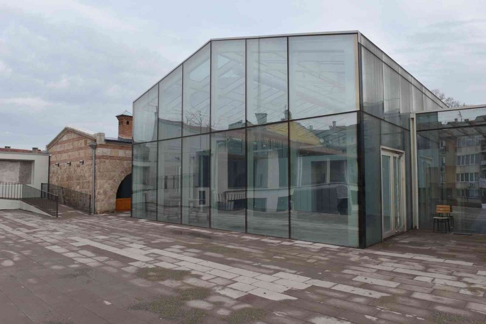 6 asırlık tarihi medrese özüne dönüyor