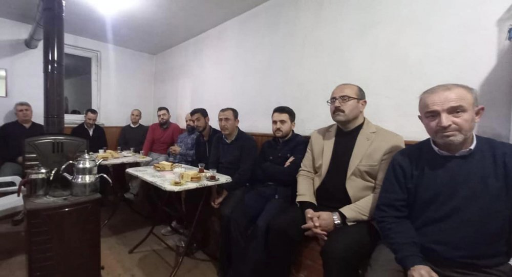 Her ay bir kitap okuyup aralarında müzakeresini yapıyorlar