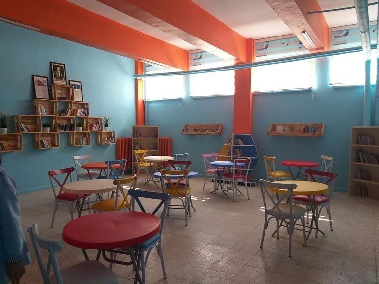 Eski malzemelerden ’Sıfır Atık Kütüphanesi’ kurdular