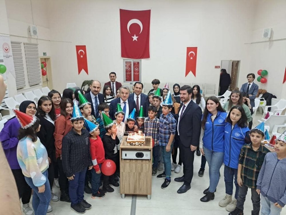 Çocuk Evleri Sitesi öğrencileri ile hoş vakit geçirdi