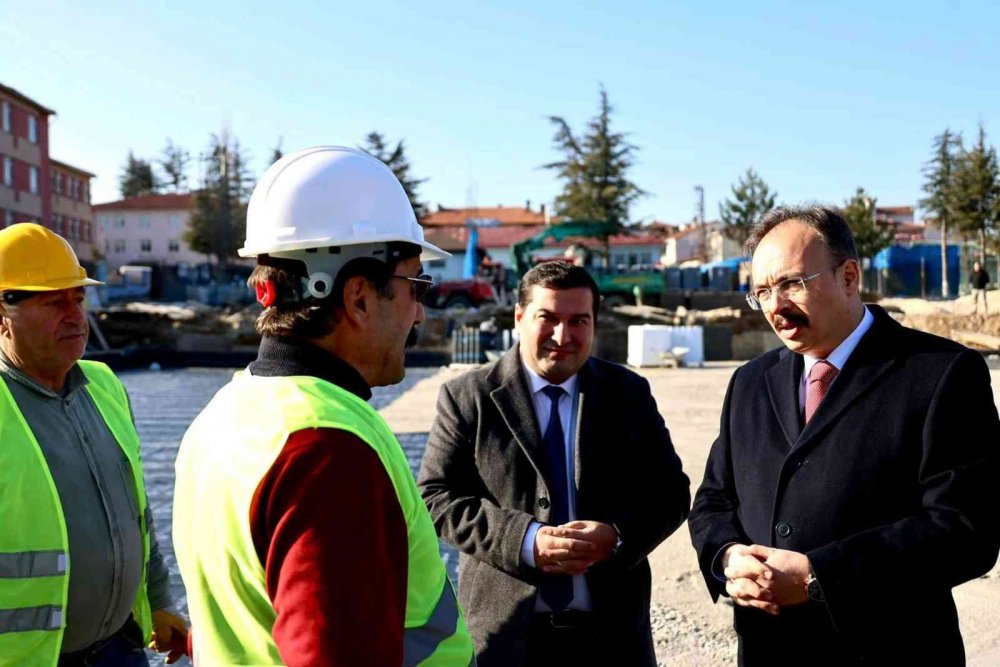 Pazaryeri’nde "Hükümet Binası” projesini inceledi