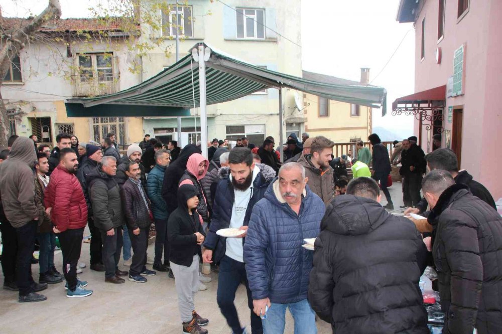 Bilecik’te eski Ülkü Ocakları Genel Başkanı Sinan Ateş için mevlit düzenlendi