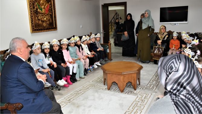 minikler-kurana-gecmenin-sevincini-yasadi1.jpg