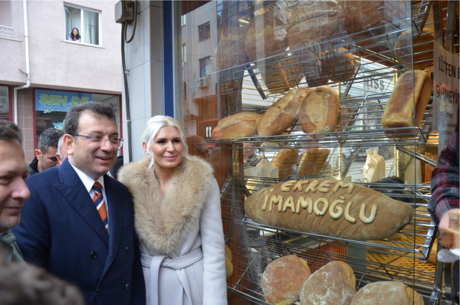iammogluna-ozel-ekmek-yaptilar2.jpg