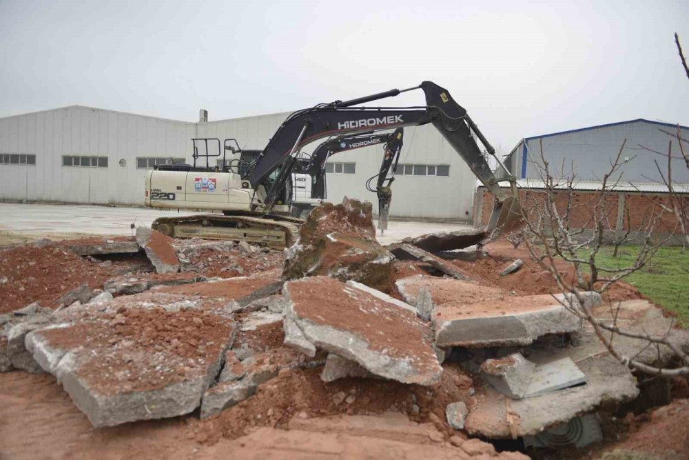 Kaçak yapılar yıkılıyor