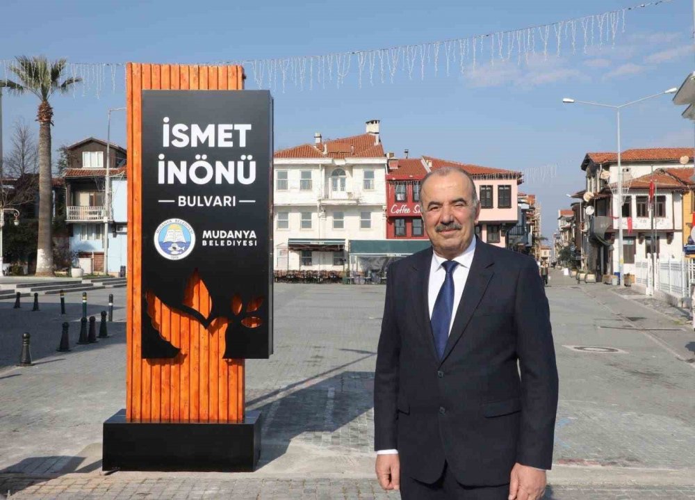 Mudanya’da logolu totem tartışmasına montajlı fotoğraflar damga vurdu